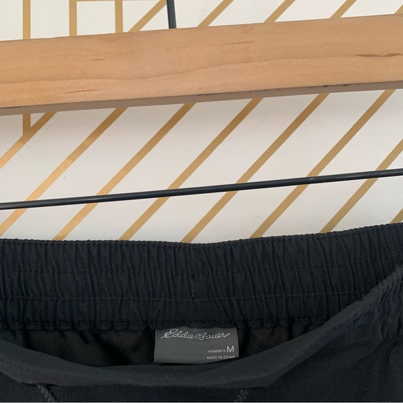 Eddie Bauer Skort cross over Wrap Skirt look drawstring waist built in shorts M - Picture 4 of 8